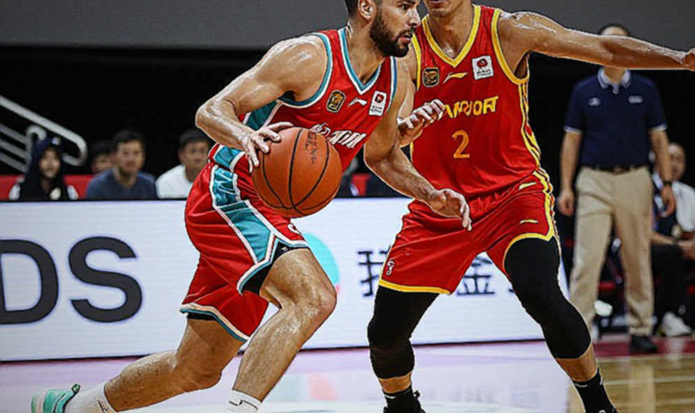 ফুটবলের ফাঁকা সংখ্যা: ডেটা-পাইপলাইন ভেঙে পড়লে ব্লকচেইন কি ভরসা ফেরাতে পারে?
