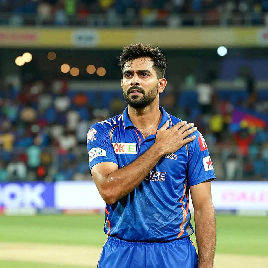 হারমানপ্রীতের ১২৬: শতকের হাততালির আড়ালে ভারতের আসল সংকেত