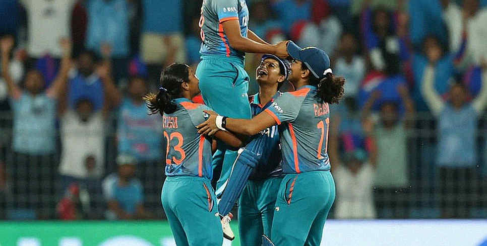 চারটি স্ক্রু-গর্ত ও ৭০৪ উইকেট: ল্যাঙ্কাশায়ারের বিবৃতিতে যেটা লেখা নেই