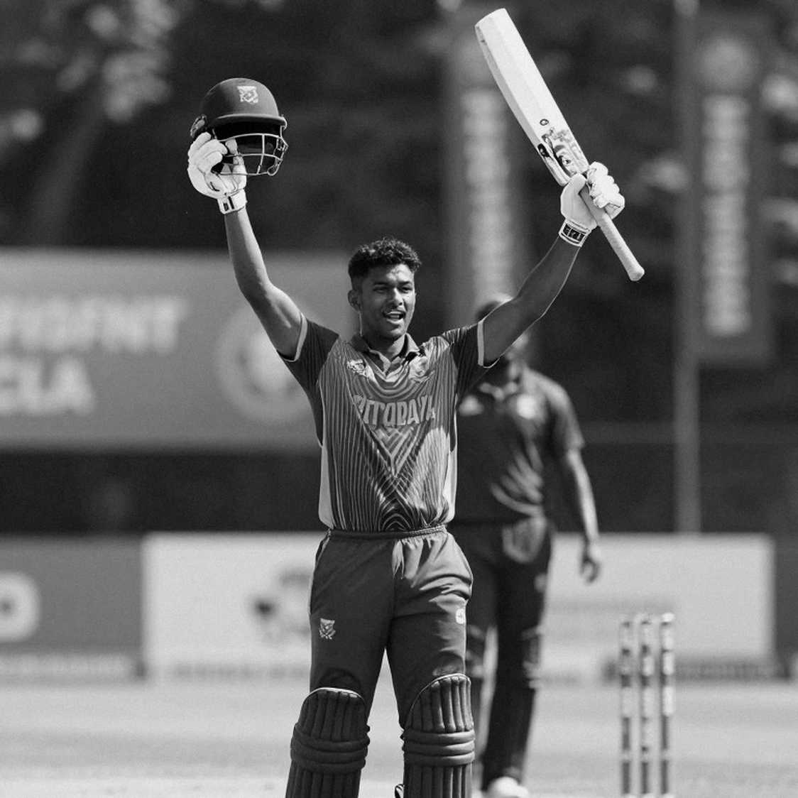 টেবিল যখন জমে যায়, খেলোয়াড়রা নিজেরাই মিনিট লেখে