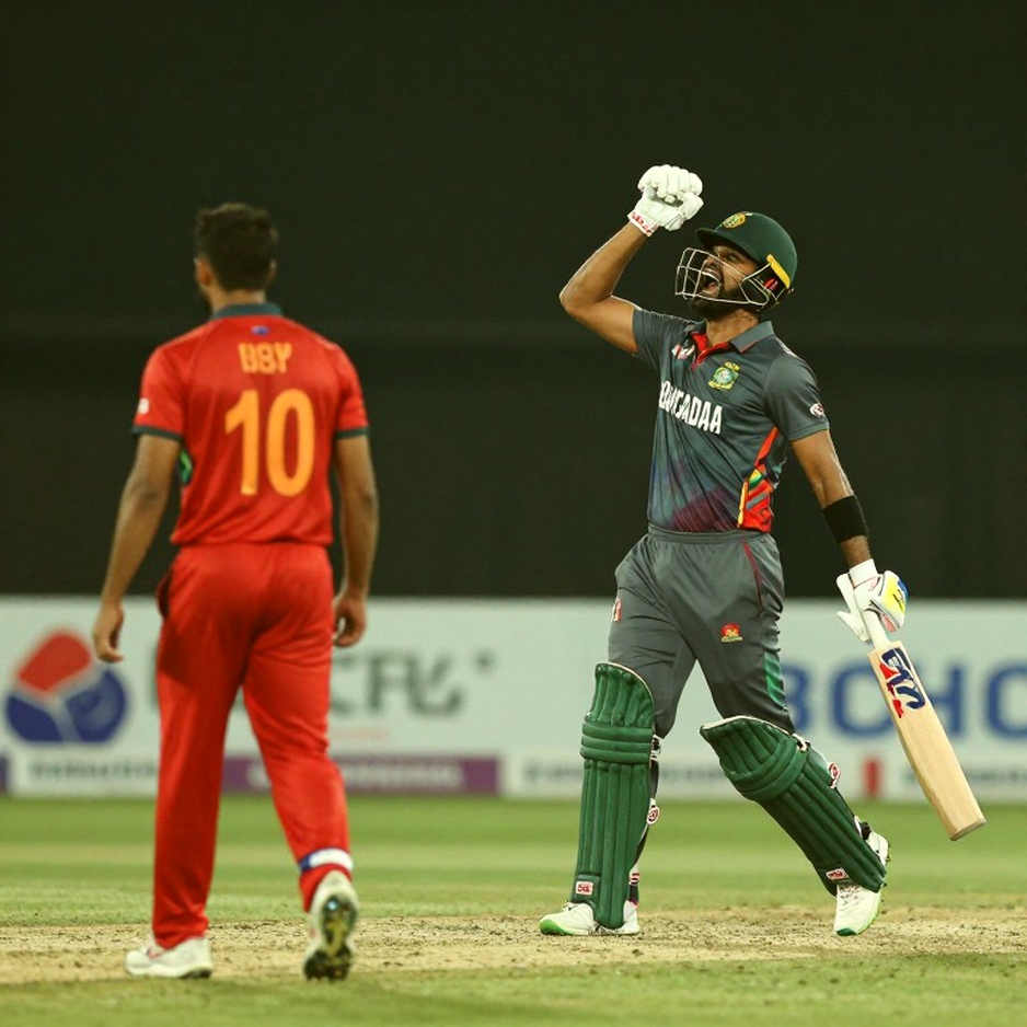 শতকহীন ৪৮ ইনিংস: লাবুশেনের খরার হিসাব আর নিউল্যান্ডসের সেই ওভার
